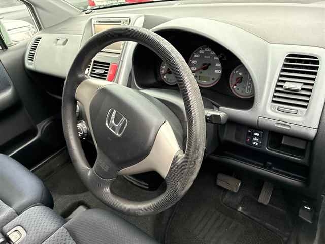 HONDA MOBILIO SPIKE