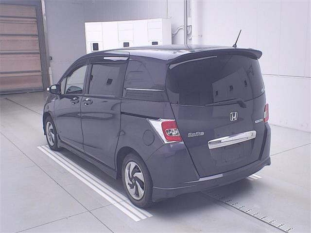 HONDA FREED SPIKE