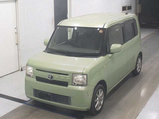 TOYOTA PIXIS SPACE