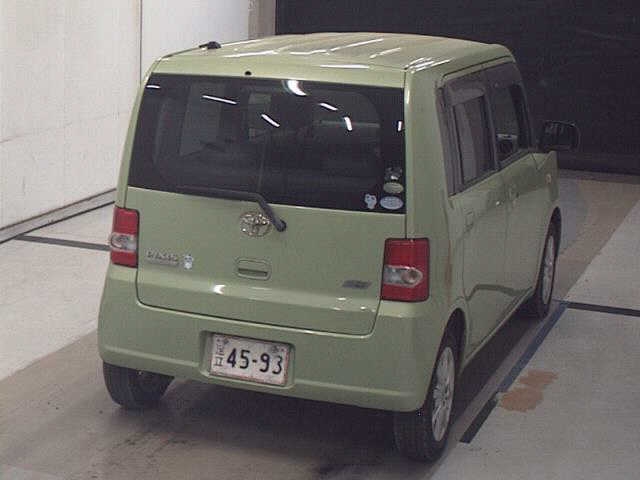 TOYOTA PIXIS SPACE