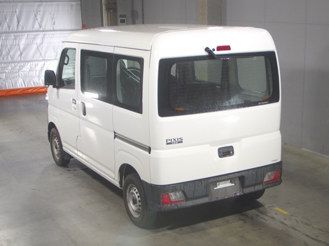 TOYOTA PIXIS VAN
