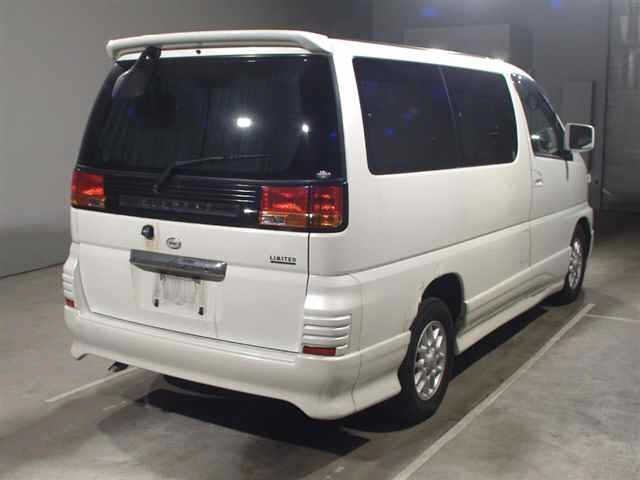NISSAN ELGRAND