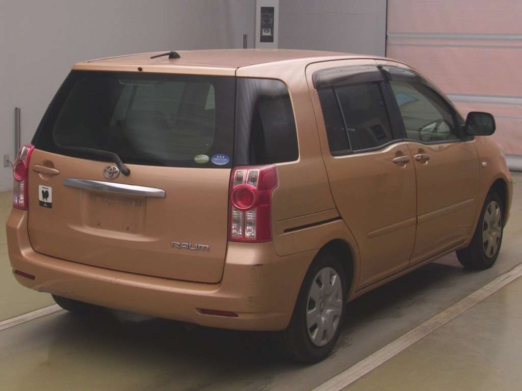 TOYOTA RAUM