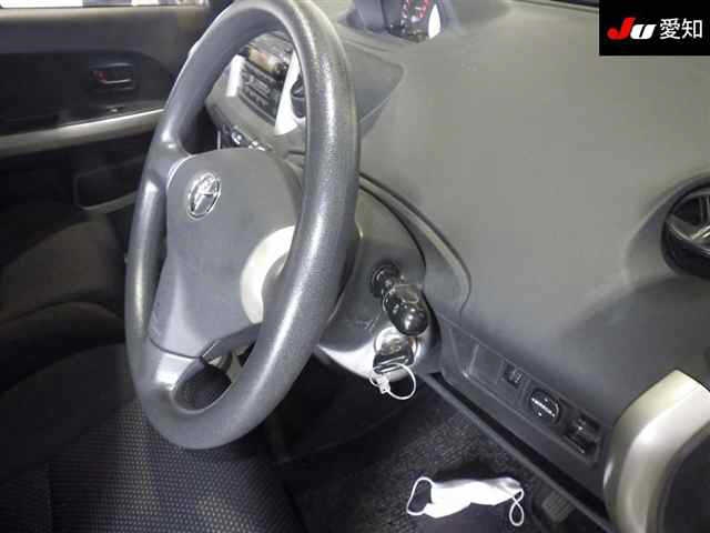 TOYOTA IST