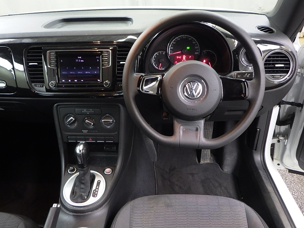 VOLKSWAGEN BEETLE