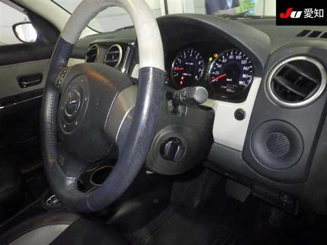 MAZDA VERISA