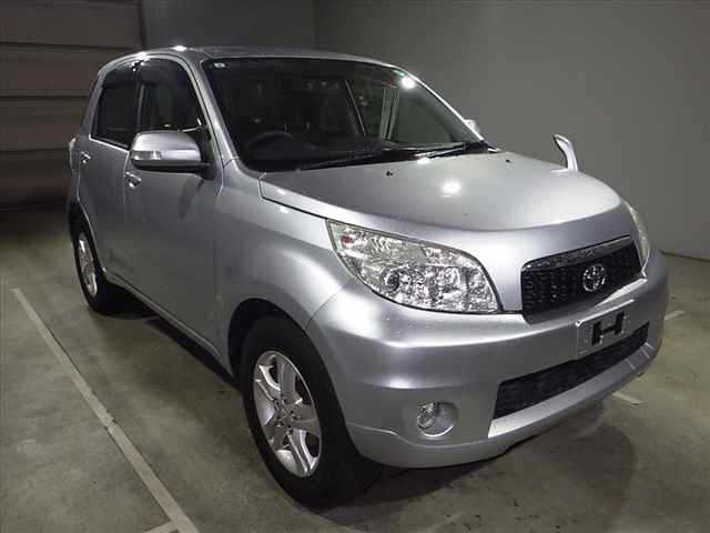 TOYOTA RUSH