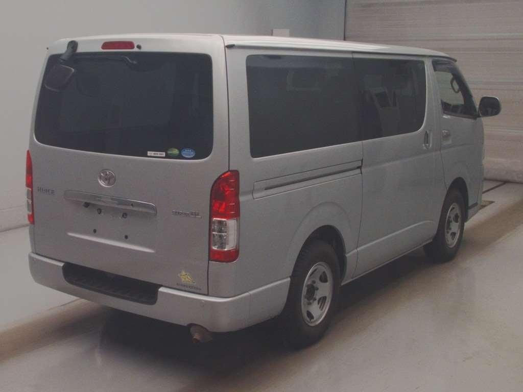TOYOTA REGIUS ACE