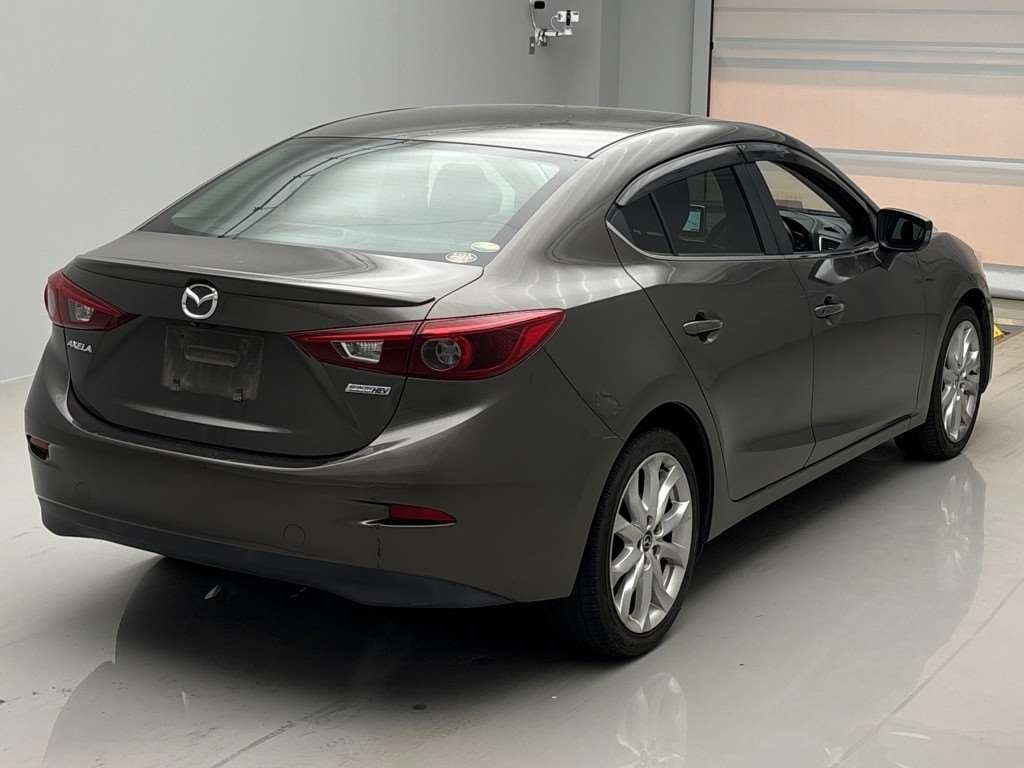 MAZDA AXELA
