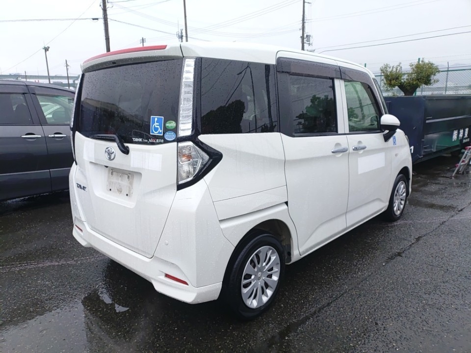 TOYOTA TANK