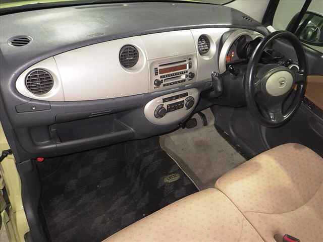DAIHATSU MOVE LATTE