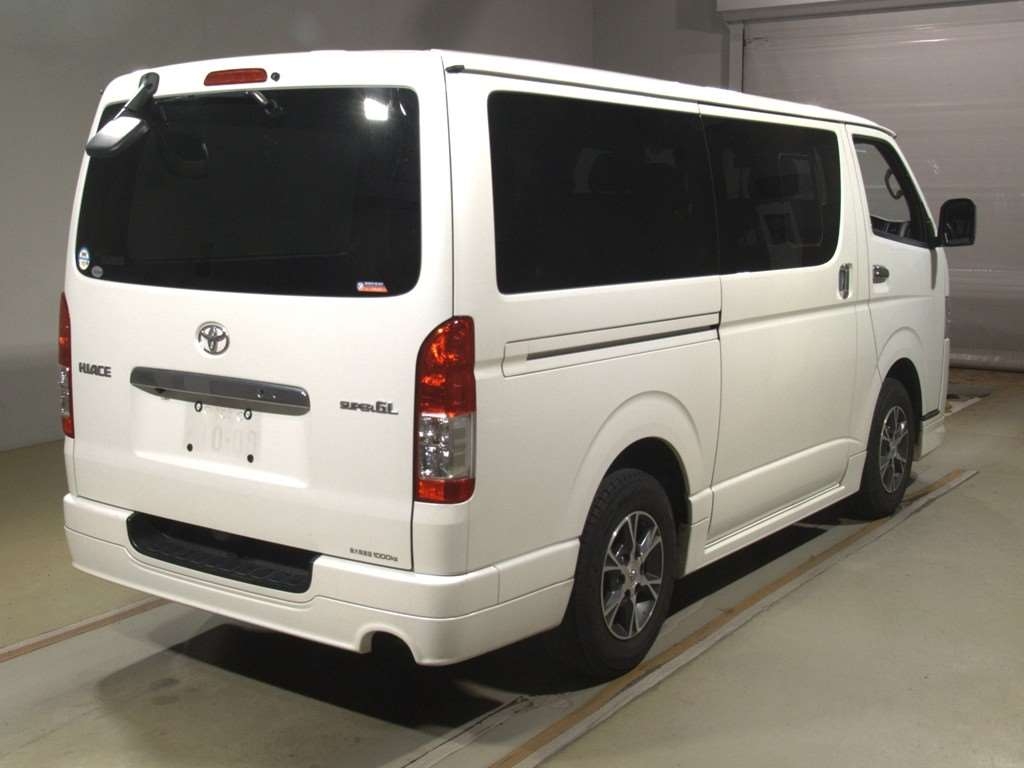 TOYOTA REGIUS ACE