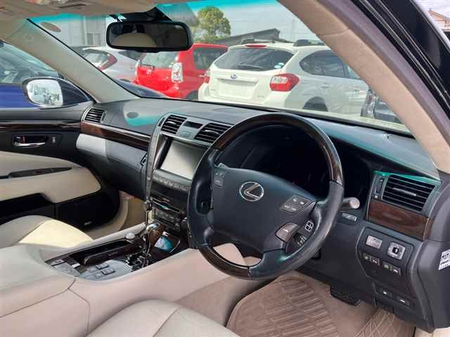 LEXUS LS600H