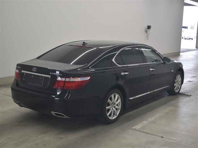 LEXUS LS600H