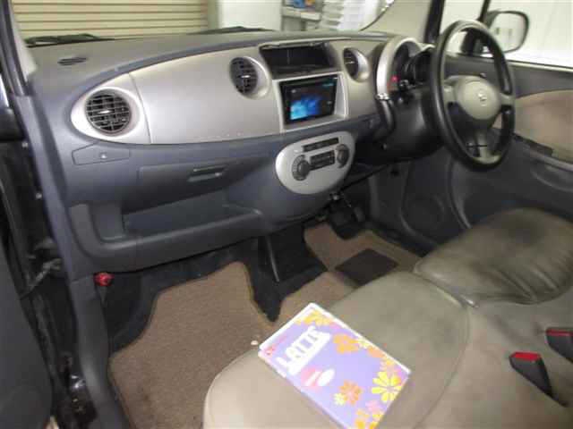 DAIHATSU MOVE LATTE
