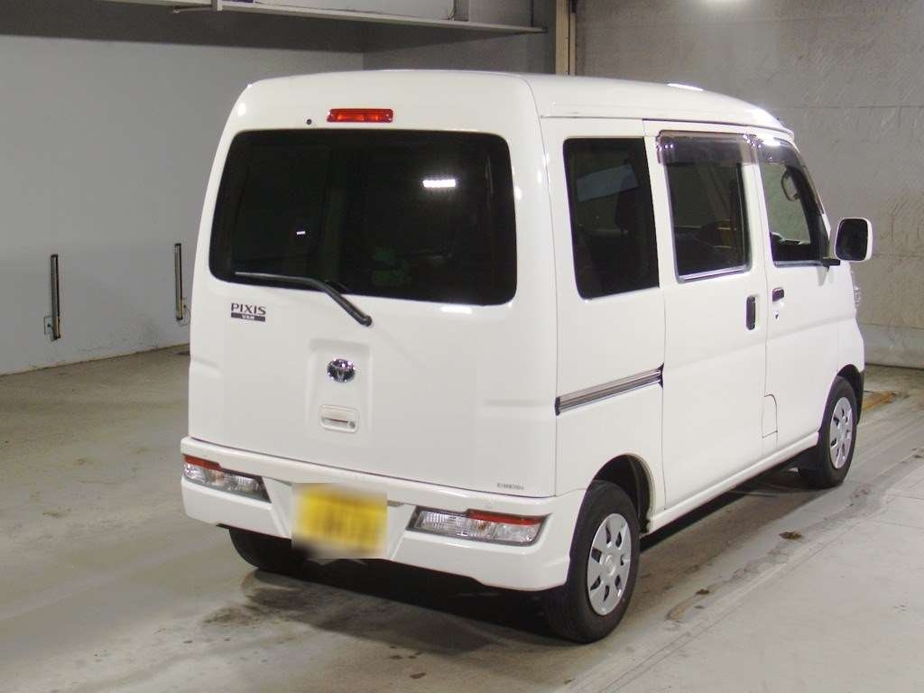 TOYOTA PIXIS VAN