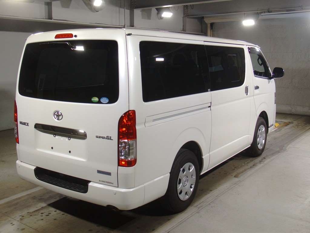 TOYOTA REGIUS ACE