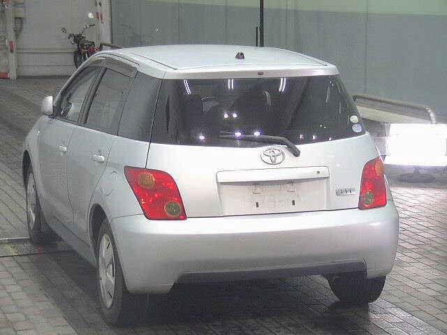 TOYOTA IST