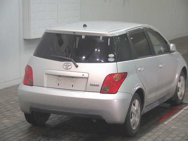 TOYOTA IST