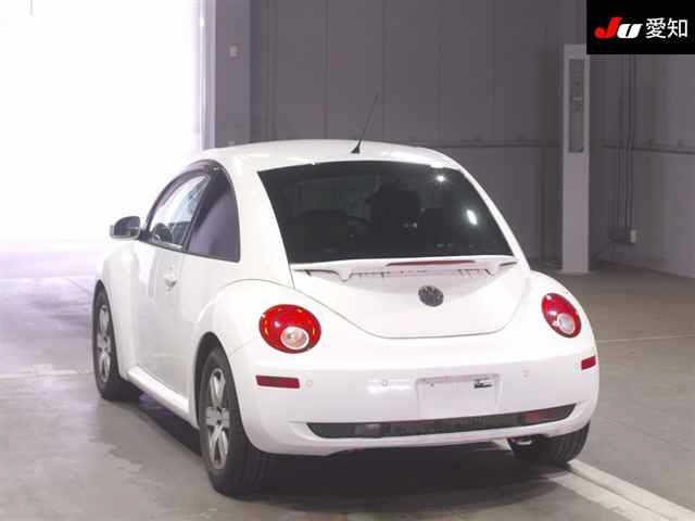 VOLKSWAGEN BEETLE