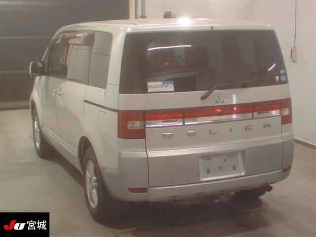 MITSUBISHI DELICA D:5