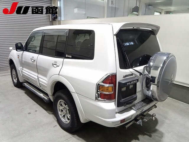 MITSUBISHI PAJERO