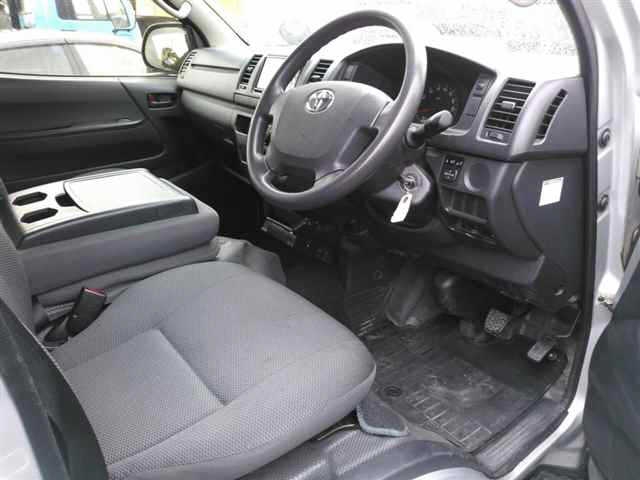 TOYOTA REGIUS ACE