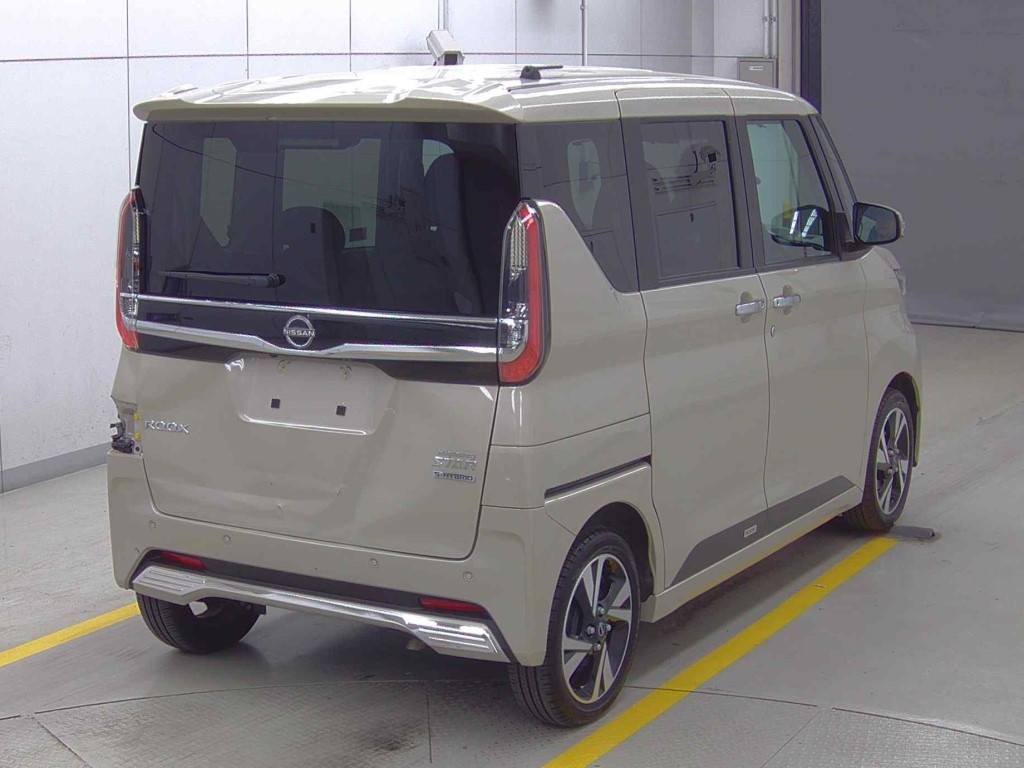 NISSAN ROOX