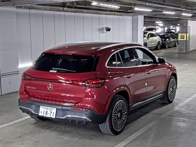 MERCEDES-BENZ EQA