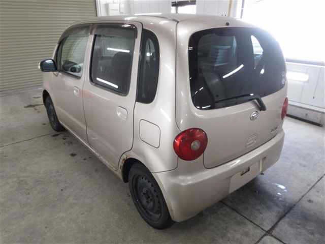 DAIHATSU MOVE LATTE