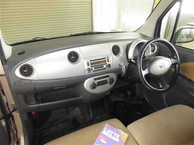 DAIHATSU MOVE LATTE