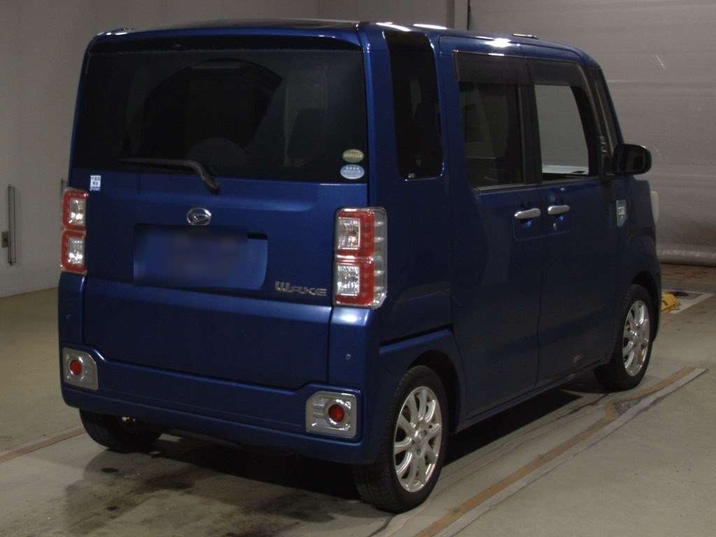 DAIHATSU WAKE