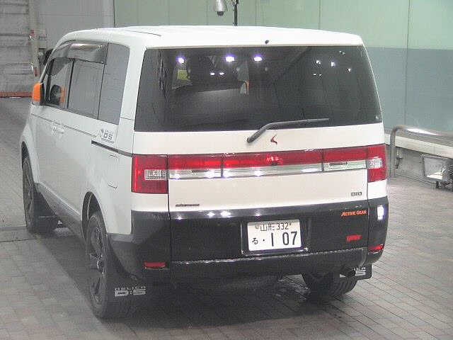 MITSUBISHI DELICA D:5