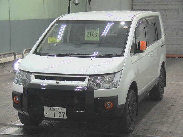 MITSUBISHI DELICA D:5