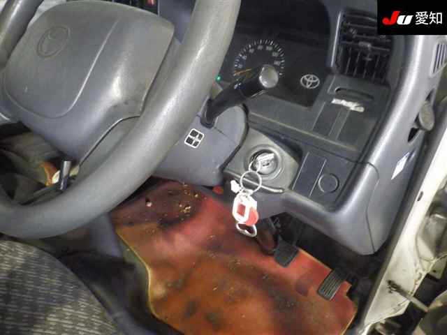 TOYOTA REGIUS ACE