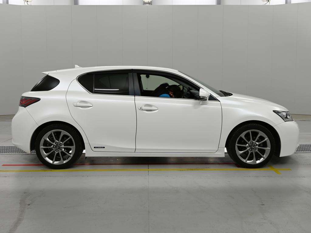 LEXUS CT200H