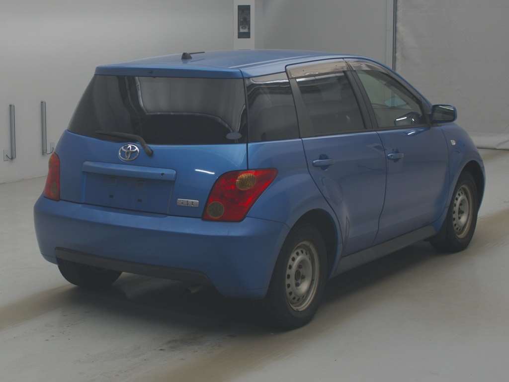 TOYOTA IST