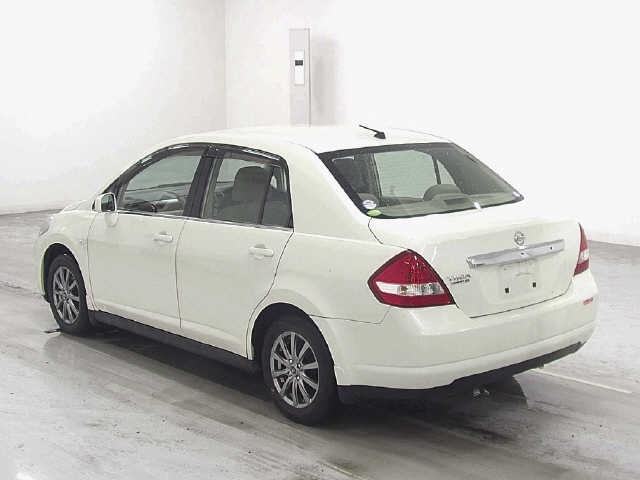 NISSAN TIIDA LATIO