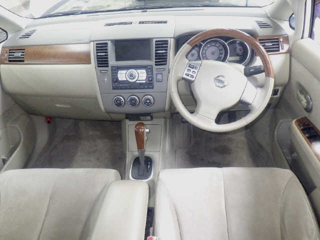 NISSAN TIIDA LATIO