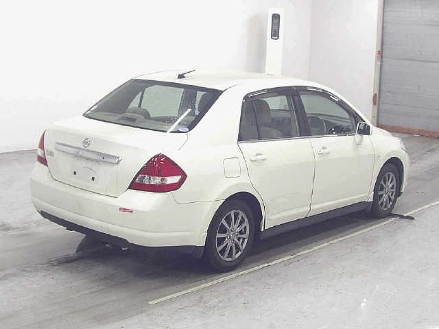 NISSAN TIIDA LATIO