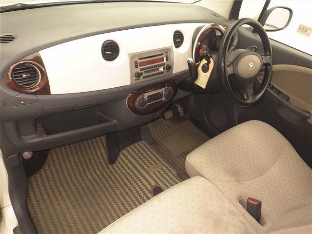 DAIHATSU MOVE LATTE