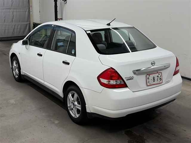 NISSAN TIIDA LATIO
