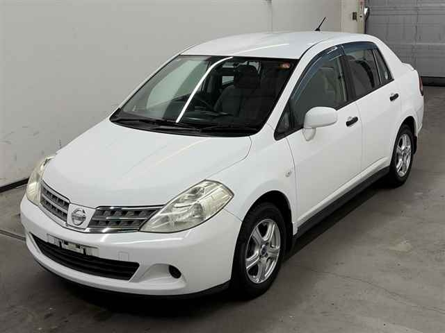 NISSAN TIIDA LATIO