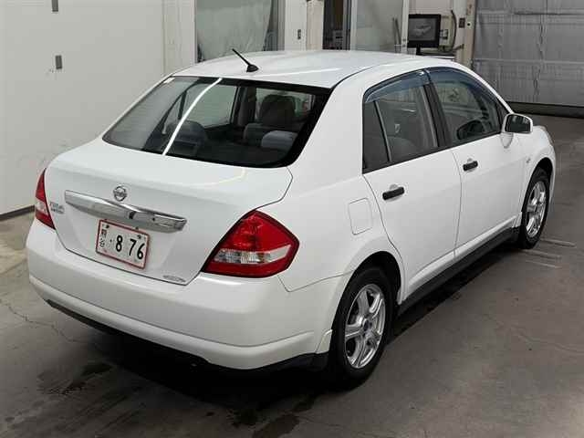 NISSAN TIIDA LATIO