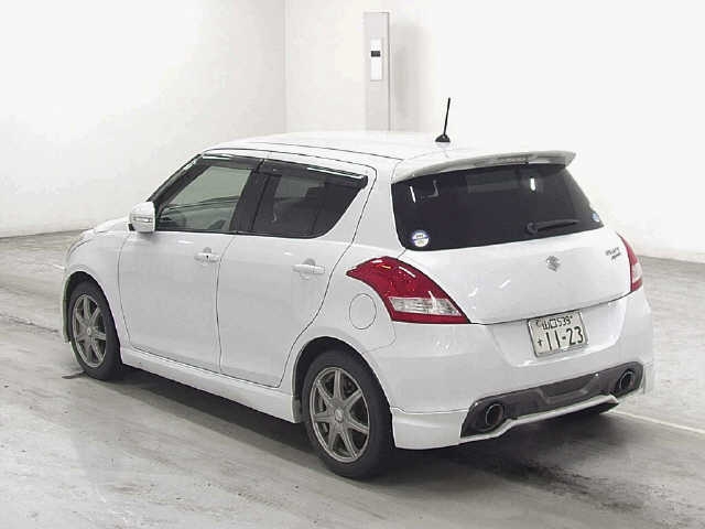 SUZUKI SWIFT