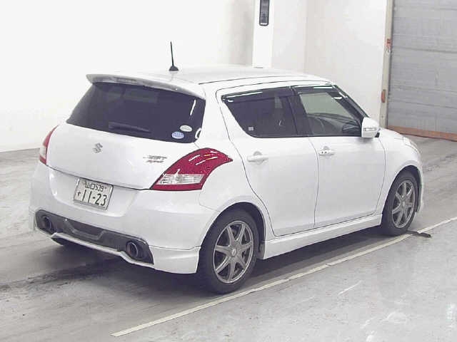 SUZUKI SWIFT