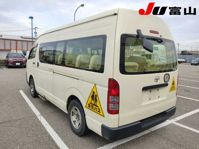 TOYOTA REGIUS ACE