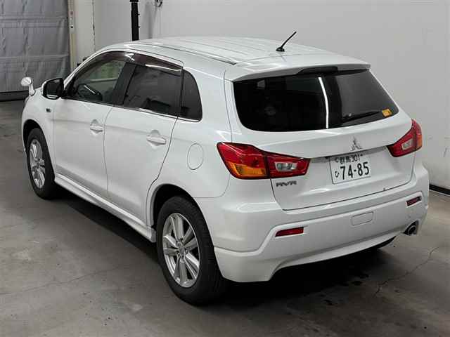 MITSUBISHI RVR