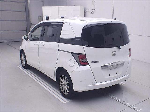 HONDA FREED SPIKE