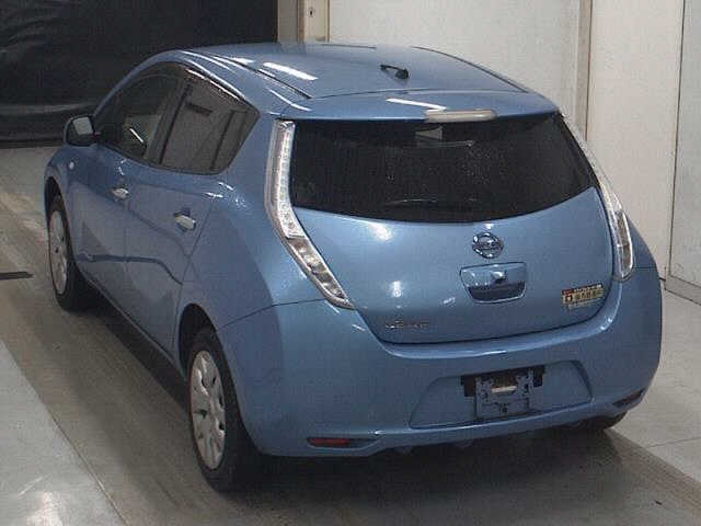 NISSAN LEAF